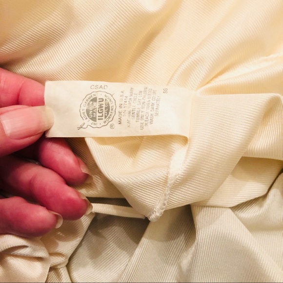 Vintage 70’s Victorian satin long nightgown and robe set Size Small - Picture 12 of 12